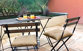 Terrasses De Saint Martin - Très Calme et Agréable avec Grande Terrasse Ombragée - Résidence Privée - Idéalement située - Parking privatif possible